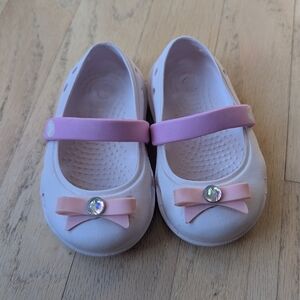 CROCS Kids Shoes with Pink Straps and Bows Size 4
